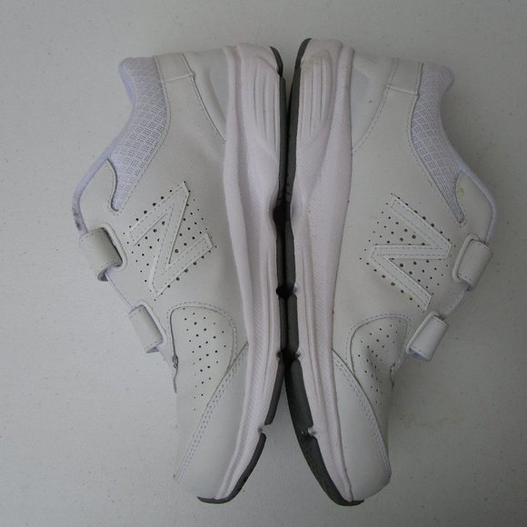 New Balance 411 Women's 9.5 Wide Width Shoes WW411HW2 Walking White Cushion - Picture 6 of 9